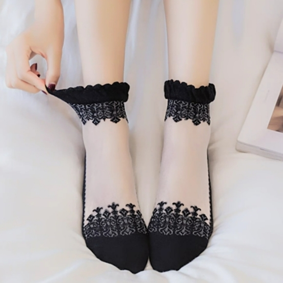 NWT Women's Ultrathin Transparent Lace Elastic Short Socks - Picture 3 of 17